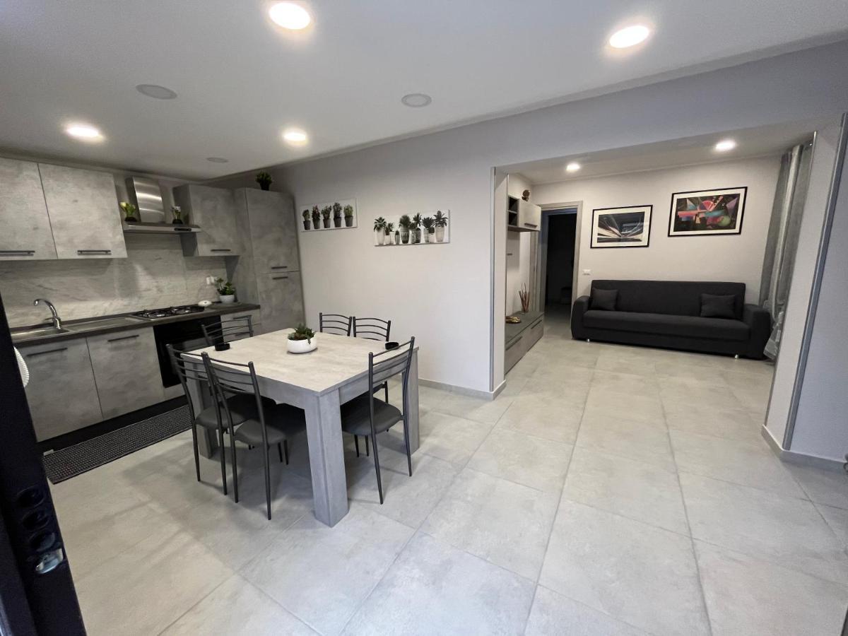 Baciati Dal Sole Apartment คาตาเนีย ภายนอก รูปภาพ